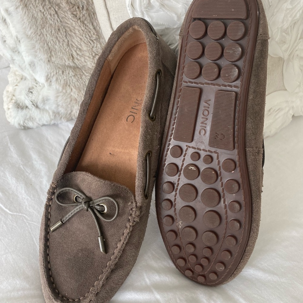 Vionic driving moccasins 8.5